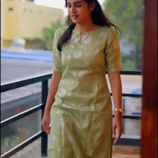 Flowy Fit Kurti