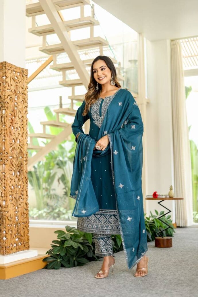 Premium cotton with heavy embroidery - Image 3